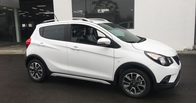 Giá xe VinFast Fadil ưu đãi tới 60 triệu đồng, đối đầu Kia Morning