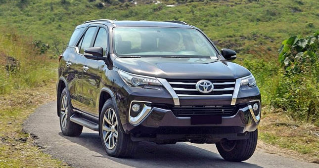 Tháng 3, giá xe Toyota Fortuner 2020 giảm tới 100 triệu đồng