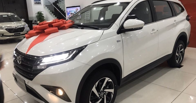 Giá xe Toyota Rush tại Việt Nam giảm mạnh để cạnh tranh Xpander