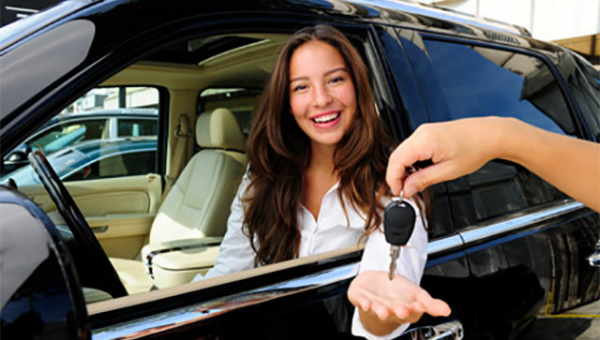 Nên chọn mua xe số sàn hay xe số tự động?