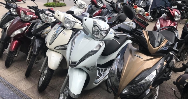 Tác hại của việc để xe máy dưới trời nắng trong thời gian dài