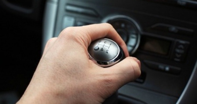 Kinh nghiệm lái xe số sàn an toàn: 5 điều cấm kỵ cần lưu ý