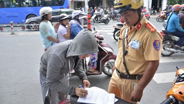Trường hợp nào được miễn, giảm tiền phạt vi phạm giao thông
