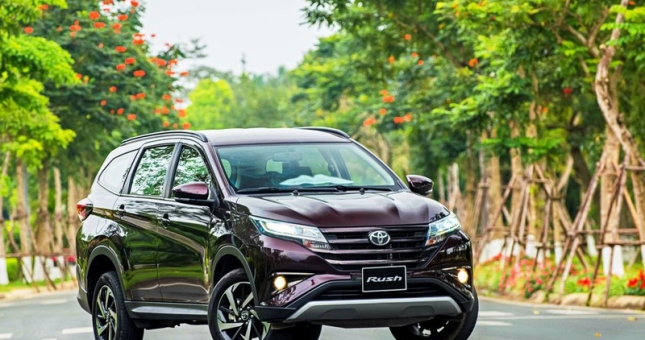 Toyota Rush: Giá lăn bánh mới nhất, TSKT & đánh giá chi tiết