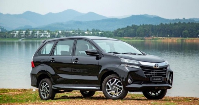 Toyota Avanza Premio: Giá xe lăn bánh 2023, TSKT & đánh giá chi tiết