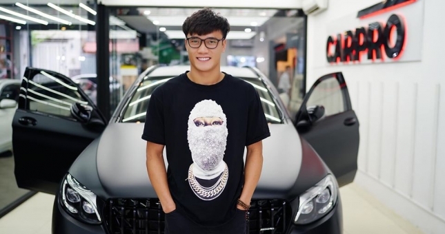 Thủ môn Bùi Tiến Dũng mang Mercedes đi 'độ' với phong cách cực ngầu