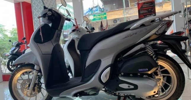Honda SH Mode 2021 về đại lý, đội giá cao kỷ lục hơn 70 triệu đồng