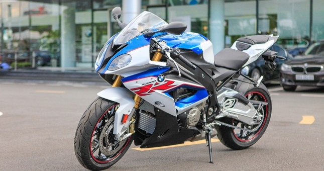 Honda CBR1000RR-R ra mắt, giá mô tô BMW đồng loạt giảm mạnh
