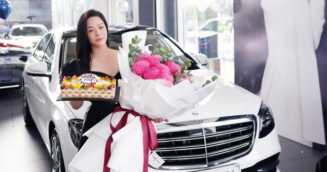 Sau TiTi, Nhật Kim Anh cũng tậu xế sang gần 5 tỷ đồng