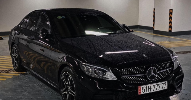 Mercedes C300 biển số 'ngũ quý' 7, lăn bánh 77 km, đội giá 5,5 tỷ đồng