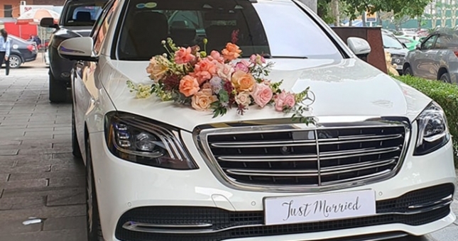 Chiếc xe rước dâu hơn 7 tỷ đồng của Công Phượng có gì đặc biệt?