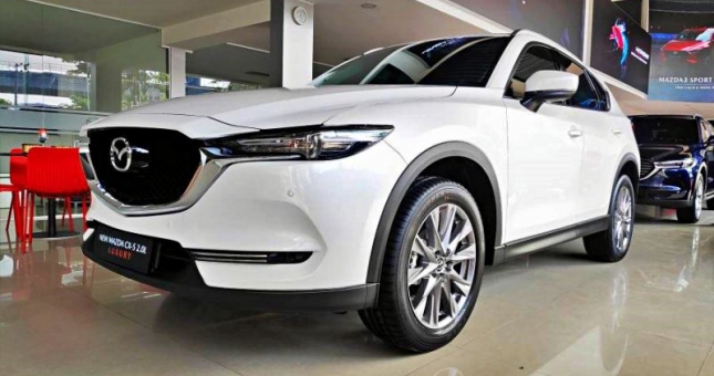 Tăng giá bán, Mazda CX-5 gặp khó khi đấu Honda CR-V?