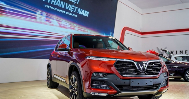 VinFast điều chỉnh giá ô tô năm 2021: VinFast Lux hưởng 100% LPTB