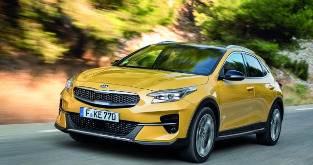 Giá hơn 600 triệu, ô tô siêu đẹp của KIA gây khó dễ Mazda 3