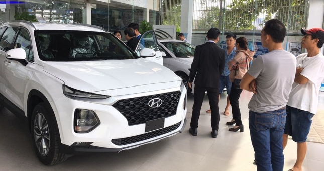 Những chiêu trò 'moi tiền' của đại lý vào cuối năm người mua nên biết