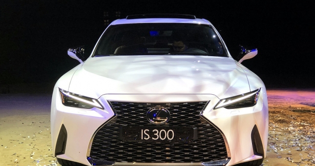 Chi tiết Lexus IS 2021 giá từ 2,13 tỷ đồng vừa ra mắt?