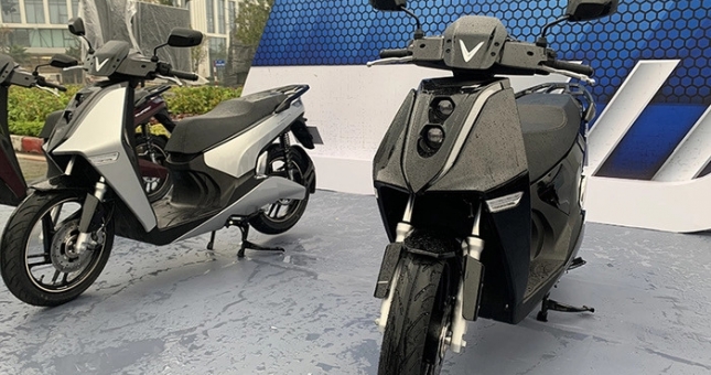 VinFast ra mắt xe máy điện Theon, tham vọng soán ngôi Honda SH