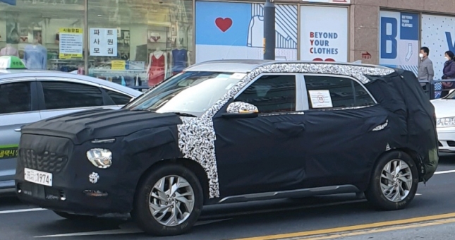 SUV 7 chỗ độc lạ của Hyundai sắp ra mắt, cạnh tranh Toyota Rush