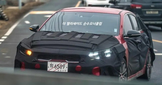 Lộ diện Kia Cerato 2021 với thiết kế 'gây sốt', cạnh tranh Mazda 3