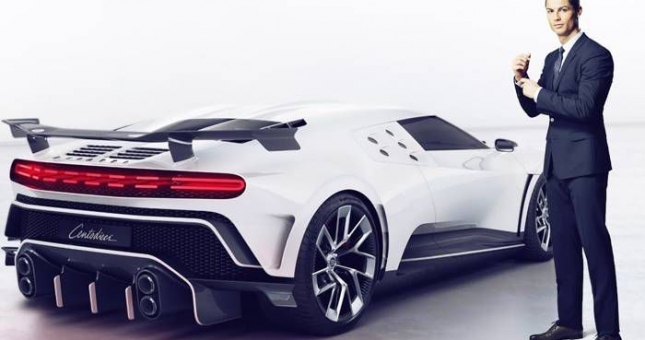 Cristiano Ronaldo tậu siêu xe Bugatti Centodieci hơn 200 tỷ đồng