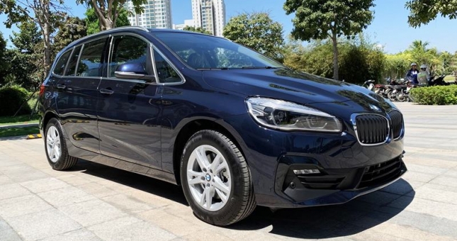 Đại hạ giá, MPV 7 chỗ BMW 218i chỉ còn ngang ngửa Toyota Innova