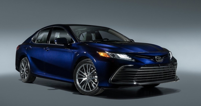 Toyota Camry 2021 vừa lộ diện đã “gây sốt”, chờ về VN đấu Lux A2.0