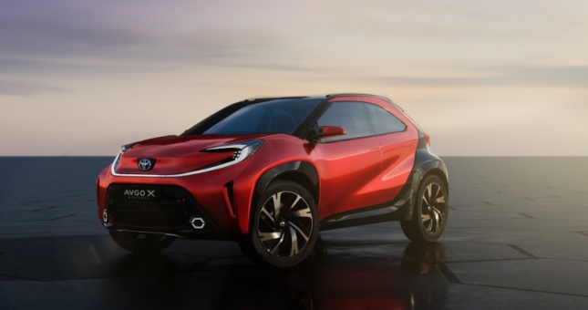 Toyota ra mắt mẫu crossover nhỏ nhất thế giới, có thể off-road