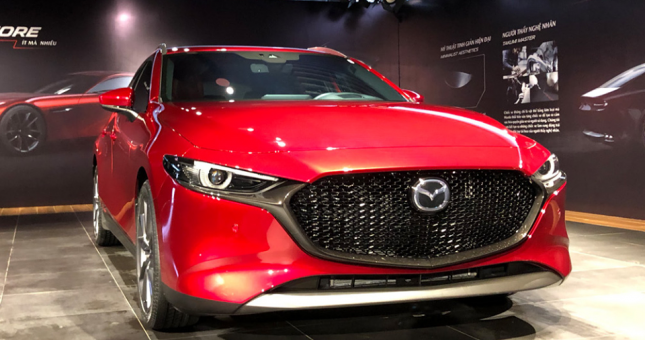 Giá xe Mazda 3 giảm gần 100 triệu đồng, quyết đấu Kia Cerato