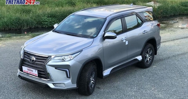 Biến Toyota Fortuner thành Lexus LX570 với 24 triệu đồng