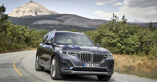 SUV cỡ lớn BMW X7 mới chốt giá 1,7 tỉ đồng