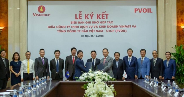 VinFast chính thức triển khai 600 trạm sạc cho xe điện