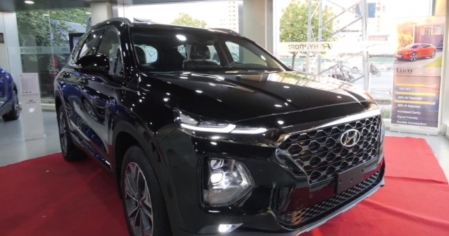 Hyundai Santa Fe 2019 được báo giá trên 1,2 tỷ tại đại lý