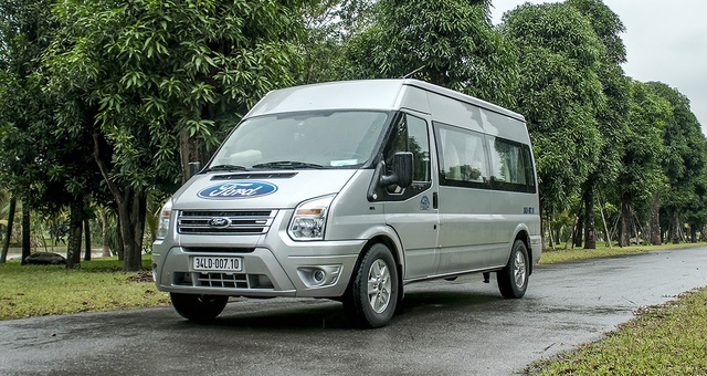 Ford Transit 2019 giảm giá, bảo hành dài hạn hơn