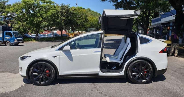 Siêu SUV điện Tesla Model X P100D đầu tiên về Việt Nam trong 2019
