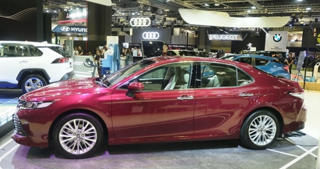 Toyota Camry 2019 chuẩn bị về Việt Nam trong năm nay