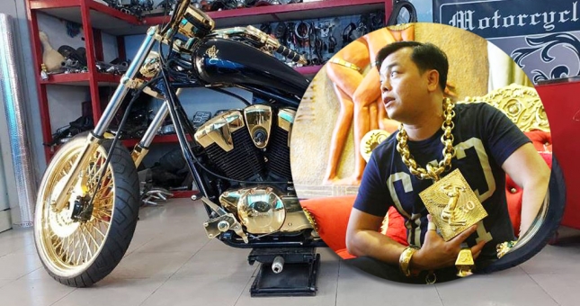 Đại gia đeo 13kg vàng Phúc XO chi 10 tỉ tậu 3 xe phân khối lớn dát vàng