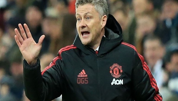 HLV Solskjaer cảnh báo cầu thủ MU sau khi thắng Reading