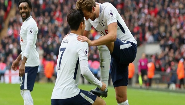 Tottenham thiệt đơn thiệt kép sau thất bại trước MU