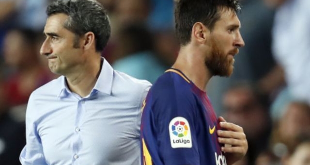 CĐV Barcelona: 'Valverde chỉ làm phí thời gian của Messi'