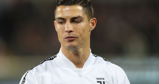 FIFA 19 loại Ronaldo khỏi ảnh bìa vì nghi án hiếp dâm