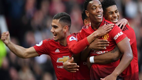 Thắng Watford, MU lập kỷ lục chưa từng có sau 24 năm