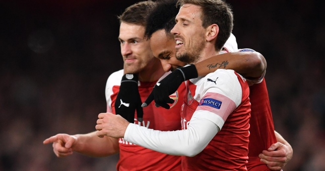 Arsenal đặt một chân vào bán kết Europa League 