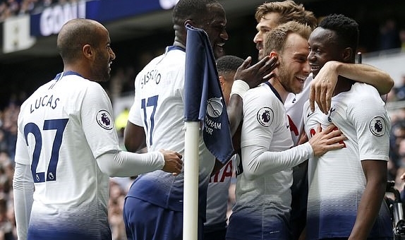 Hủy diệt Huddersfield, Tottenham dễ dàng trở lại top 3