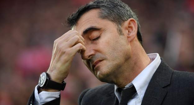 HLV Valverde: 'Kết quả này quá đau đớn với chúng tôi'