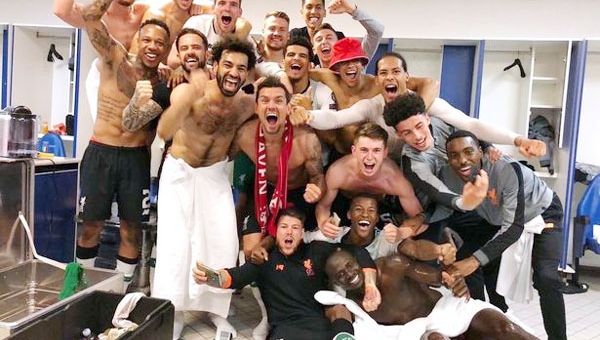 VIDEO: Phòng thay đồ Liverpool náo loạn sau khi hủy diệt Barca