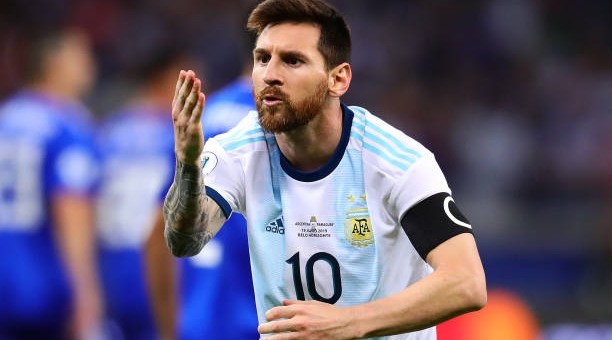 Messi tỏa sáng, Argentina thoát thua trước Paraguay
