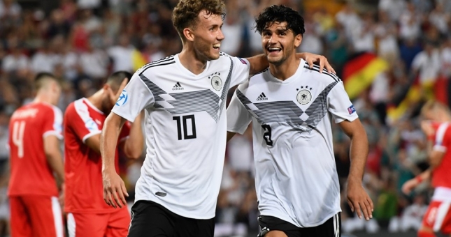 Hủy diệt Serbia, Đức đặt một chân vào bán kết Euro 2019