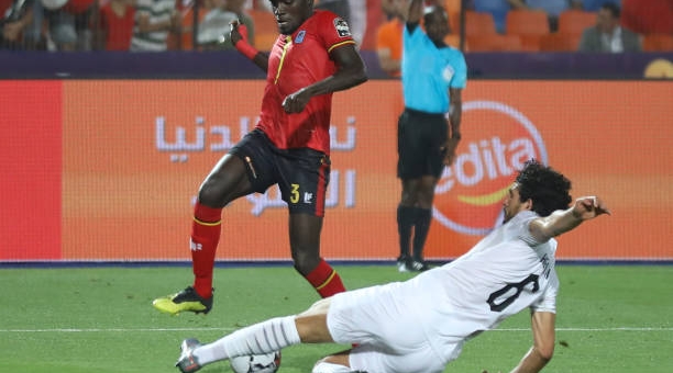 VIDEO: Salah lập siêu phẩm đá phạt ở CAN 2019