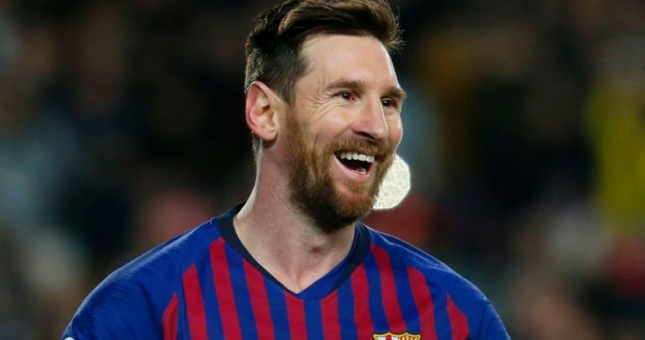 VIDEO: Messi 'chơi bóng rổ bằng chân' tuyệt đỉnh ở Nhật Bản