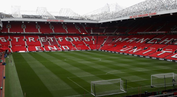 Huyền thoại khuyên MU bán tên SVĐ Old Trafford